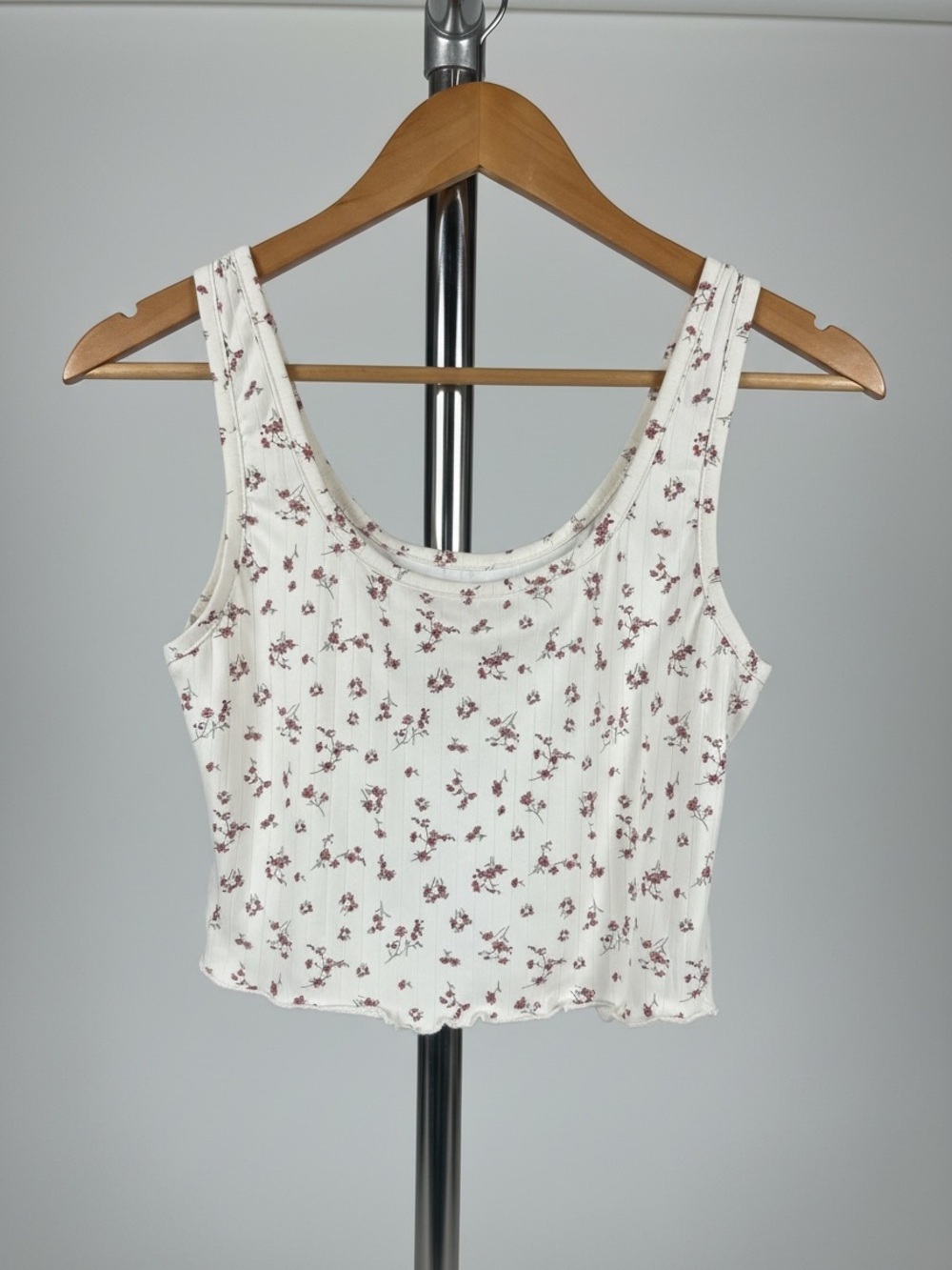 SHEIN Cream Ribbed Floral Scoop Neck Tank with Pink Blossoms